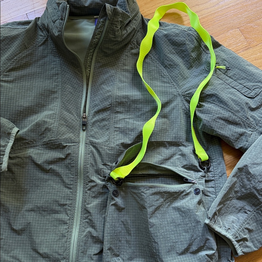 Lululemon Jacket - Picture 5 of 10